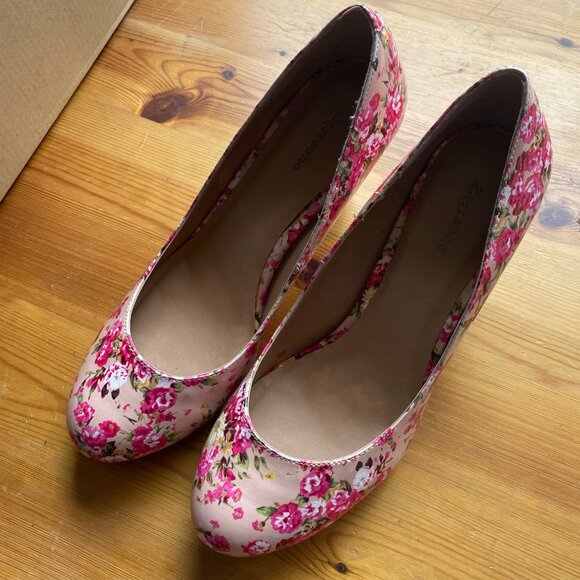 Barbie Pink Floral Pumps size 8-8.5 NEVER WORN w/ box - Picture 4 of 7